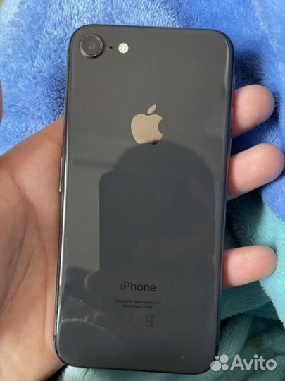 iPhone 8, 64 ГБ