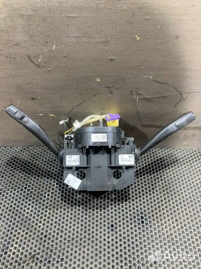 Подрулевой переключатель в сборе Skoda Octavia A5