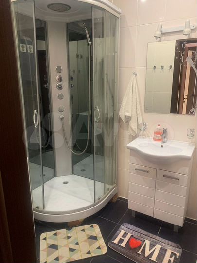 2-к. квартира, 58 м², 8/17 эт.