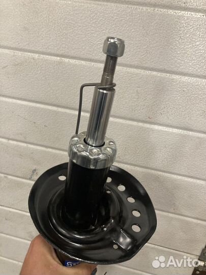 Стойка передняя левая ниссан кашкай j10