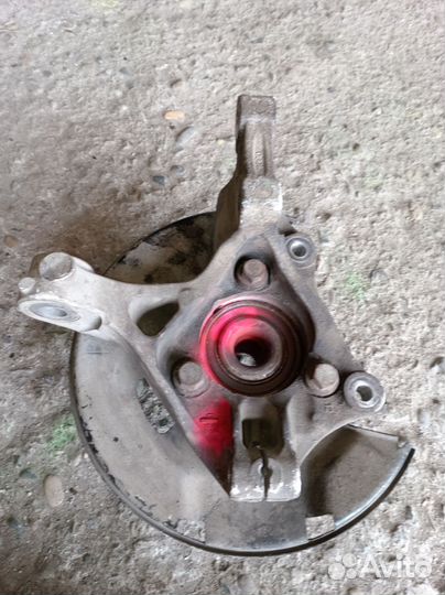 Кулак поворотный передний левый Chevrolet Cruze