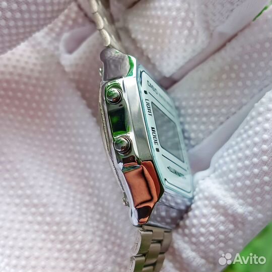 Модные ретро часы Casio illuminator