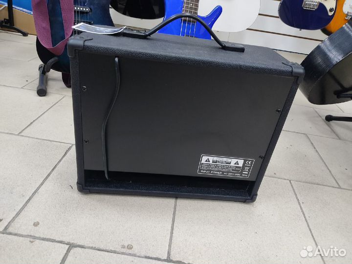 Гитарный комбоусилитель 30 Ватт