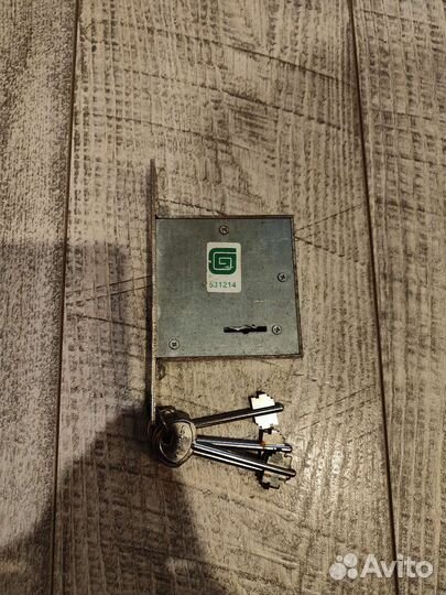 Замок дверной