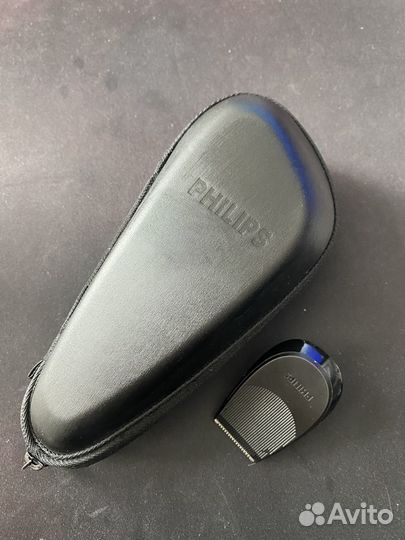 Электрическая бритва Philips с системой отчистки