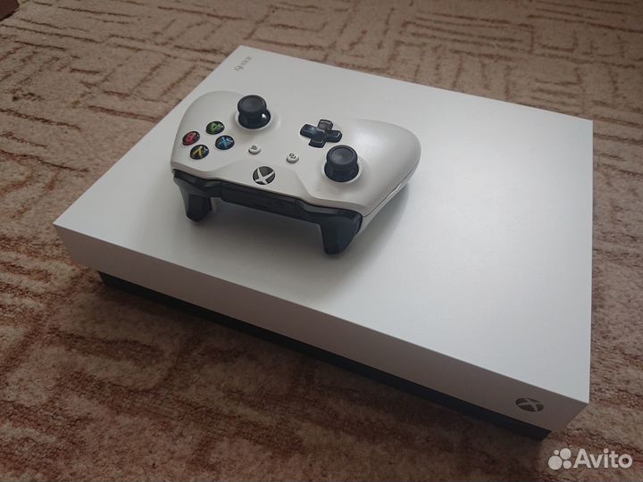 Xbox One X 1тб с играми