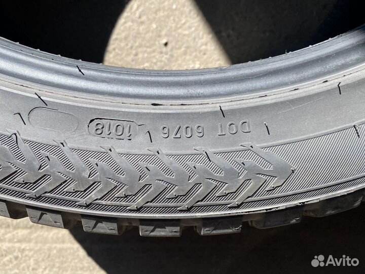 Nokian Tyres Hakkapeliitta 8 SUV 275/40 R21