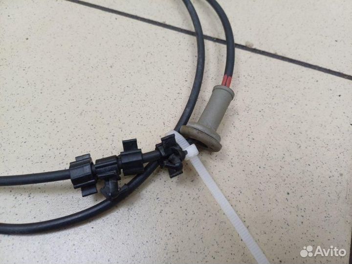 Трос открывания капота Hyundai Solaris