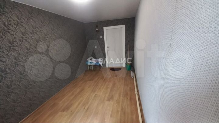 Комната 12 м² в 6-к., 2/2 эт.