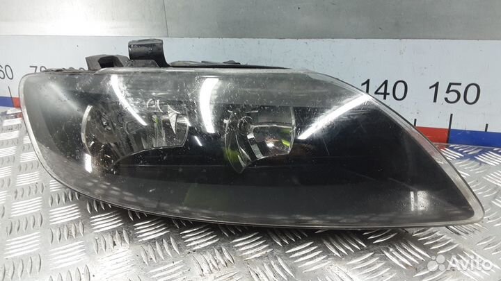 Фара Audi Q7 (2005-2015)