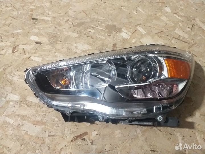 Фара левая Mitsubishi ASX Xenon 2014 год
