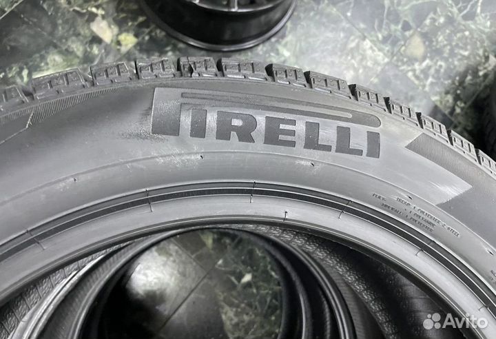 Pirelli Ice Zero FR 225/55 R18 102H