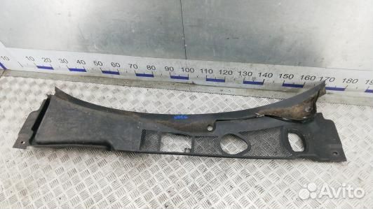 Накладка декоративная (жабо, дождевик) audi A4 B8