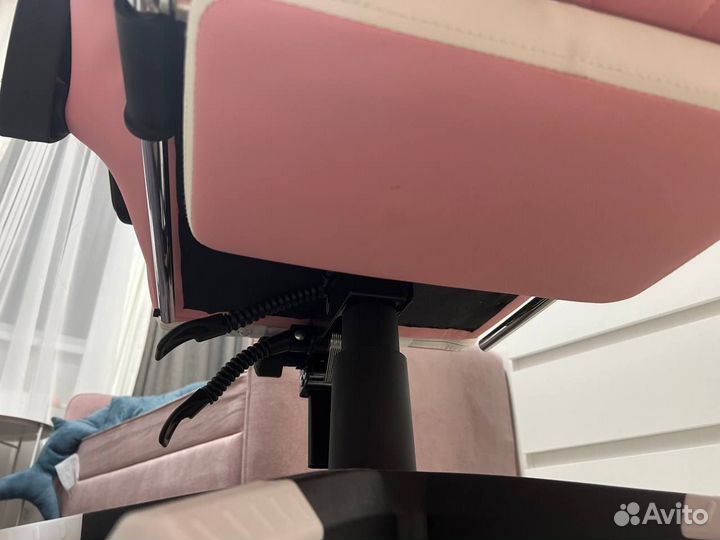 Компьютерное кресло для девочки/девушки