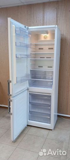 Продаëтся холодильник веко