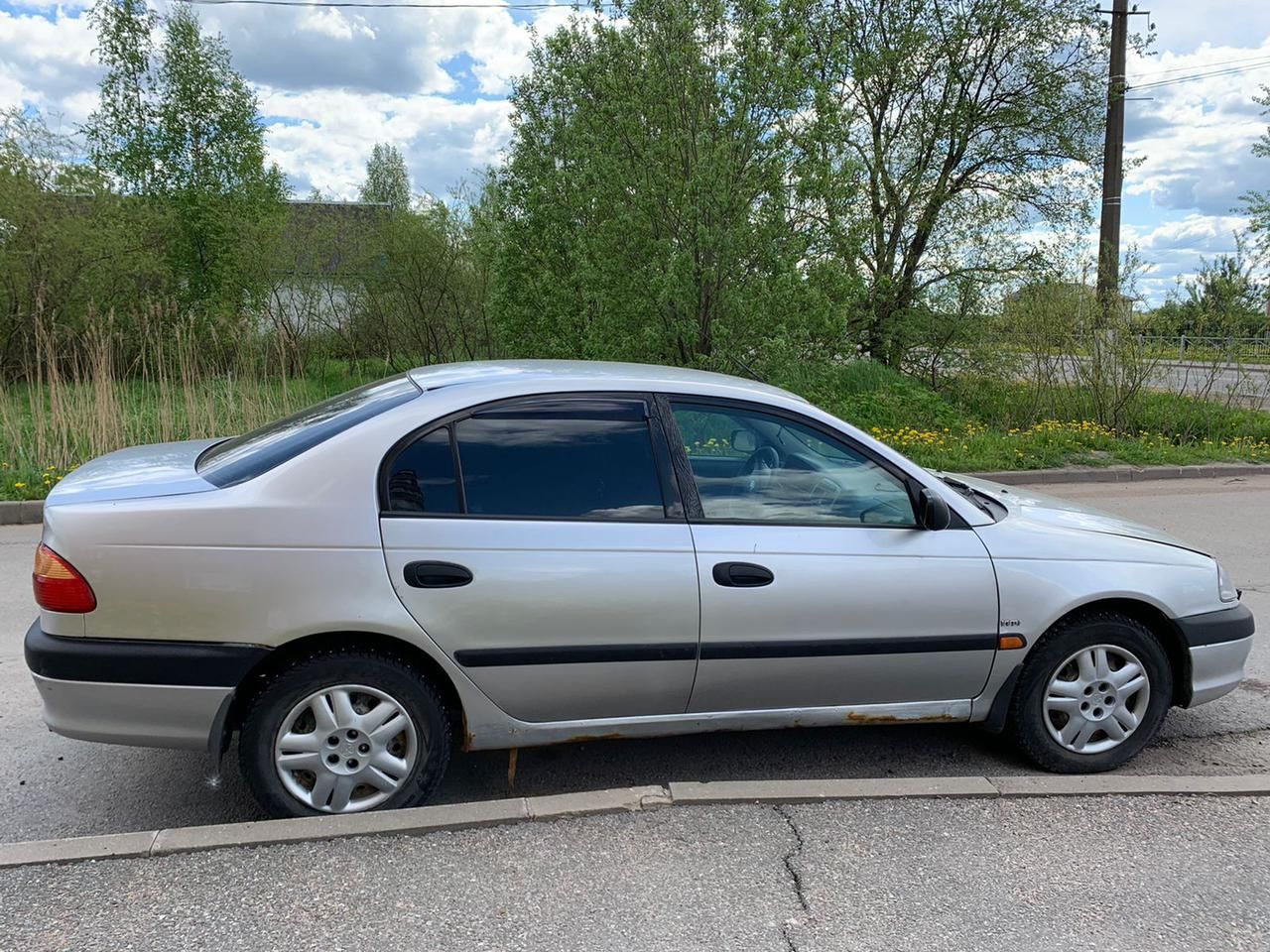 Toyota Avensis: фото владельца