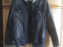 Джинсовая куртка с кожаными рукавами