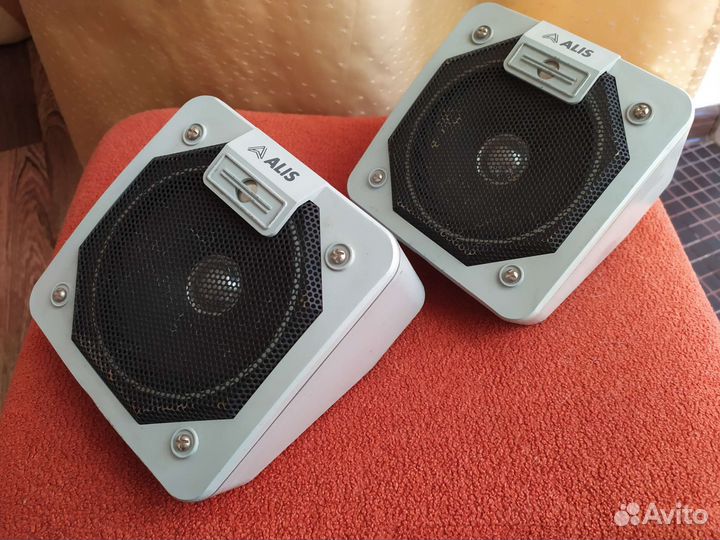 Автомобильные колонки на заднюю полку 12 Ватт