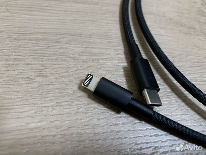 Кабель Apple USB-C to Lightning от Mac Pro