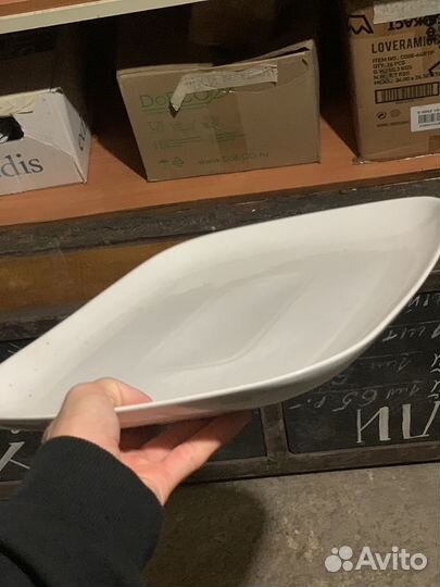 Тарелки, чашки, оборудование, посуда