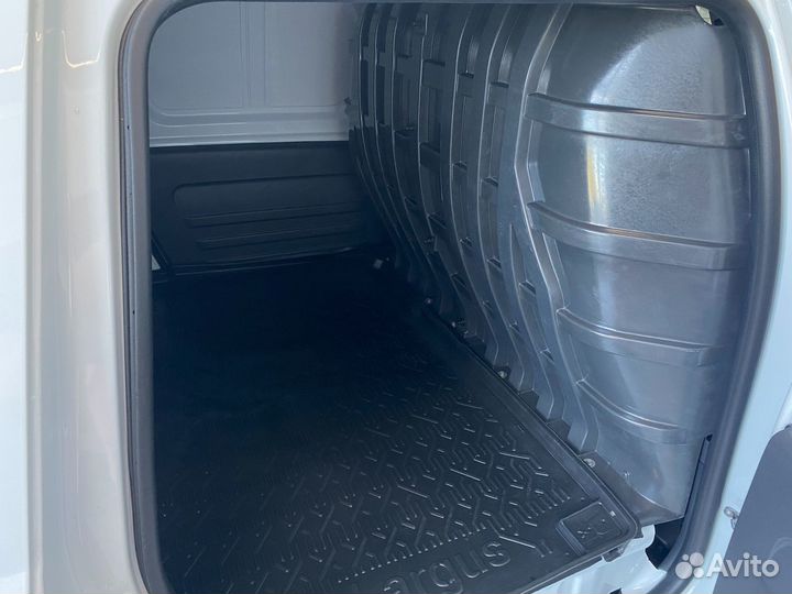 LADA Largus 1.6 МТ, 2024