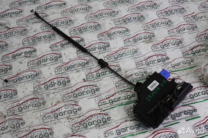 Замок двери задней правой Skoda Octavia (A5 1Z)