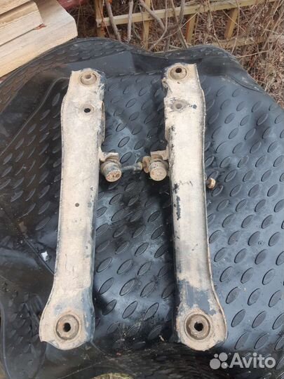 Поперечные рычаги задней подвески мицубиси каризма