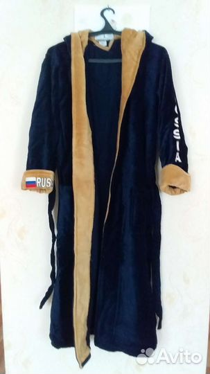 Мужской велюровый халат с капюшоном