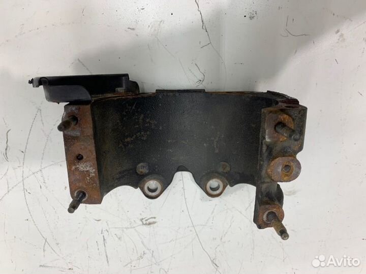 Кронштейн топливного фильтра Lr Rr Freelander 2