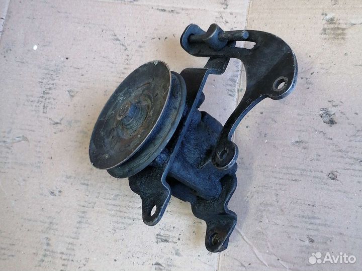 Насос гидроусилителя Nissan Primera P10 1990