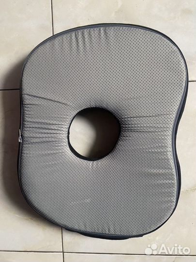 Подушка с отверстием