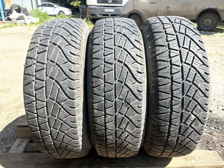 Michelin Latitude Cross 215/70 R16