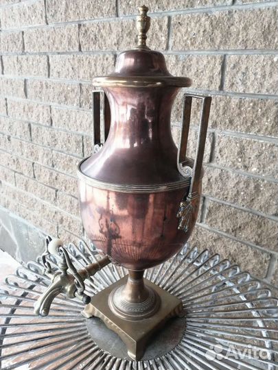 Крупный, антиквaрный самовар