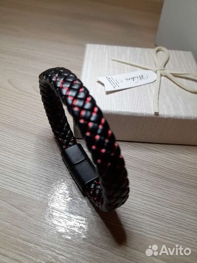 Кожаный браслет унисекс