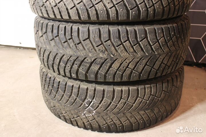 Michelin X-Ice North 4 215/65 R16 102T