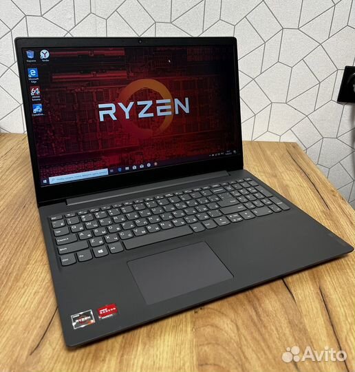 Мощный Lenovo Ryzen 3 3250U/ SSD/ 8GB DDR4