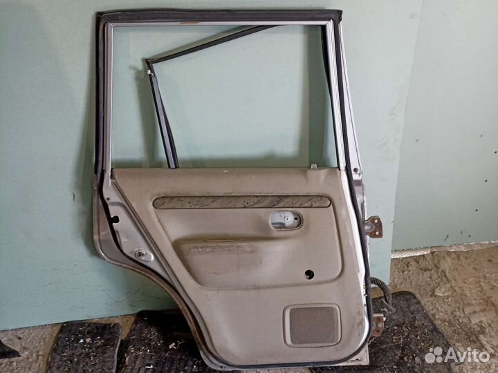 Дверь задняя левая Mazda Demio DW3W 1998