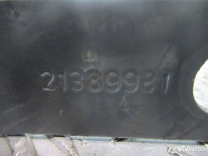 Кронштейн Volvo 21389981