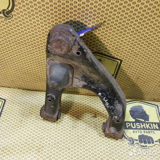 Рычаг задний верхний правый Nissan Pathfinder