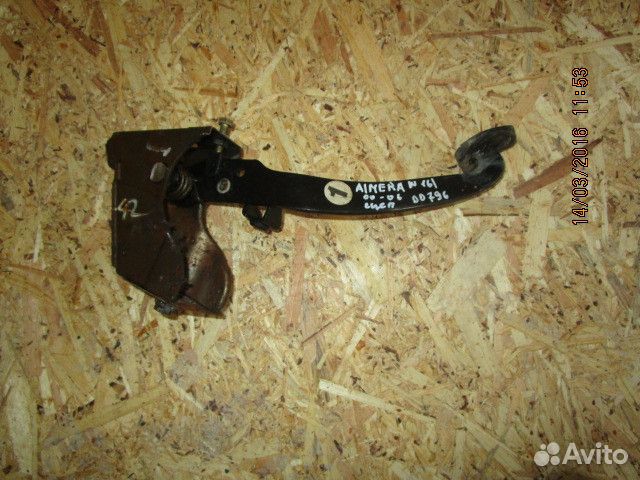 Педаль сцепления Nissan Almera N16 2000-2006