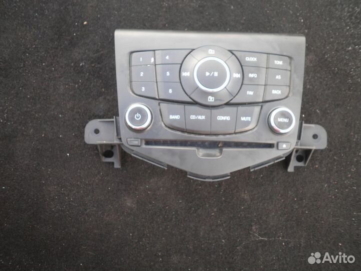 Панель управления магнитолой Chevrolet Cruze