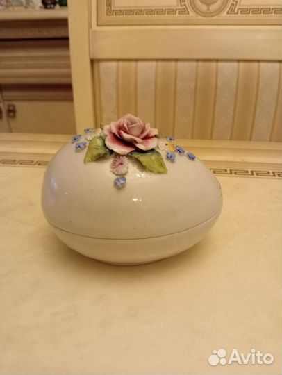Шкатулка яйцо, фарфор Германия