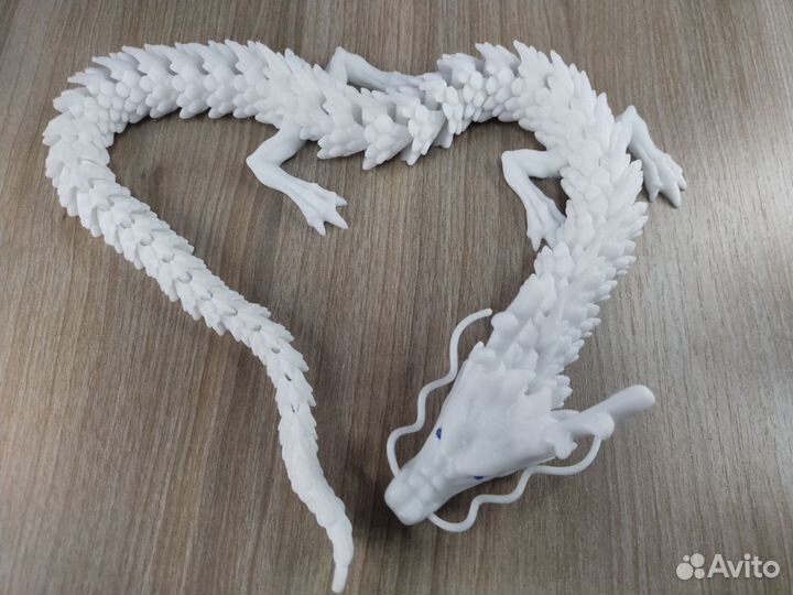 Подвижный дракон белый 45см с голубыми глазами