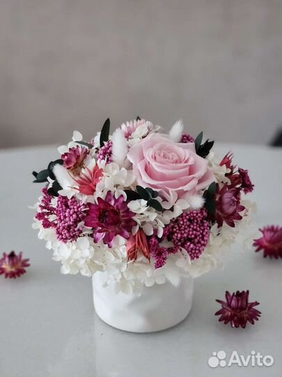 Композиция из стабилизированных цветов