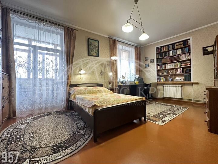 2-к. квартира, 56 м², 4/4 эт.