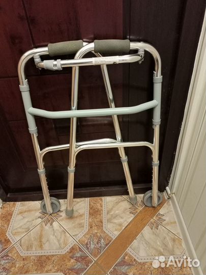 Ходунки для инвалидов