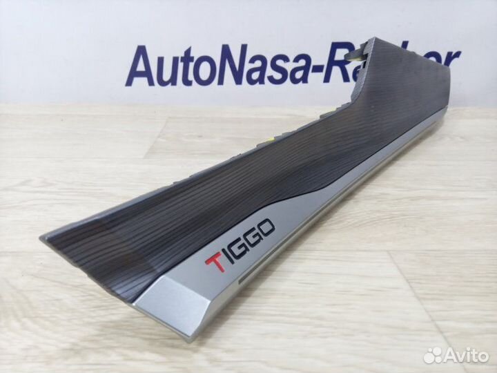 Накладка обшивки двери передняя правая Chery Tiggo