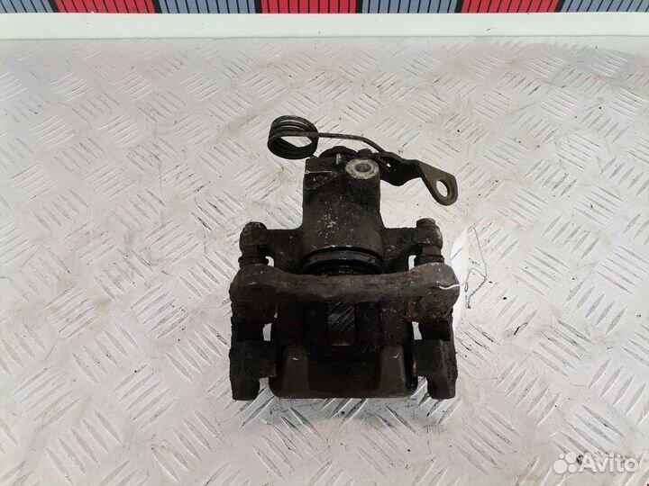 Суппорт задний левый для Audi A6 C5 8E0615423