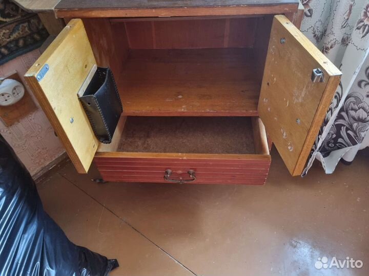 Тумба прикроватная