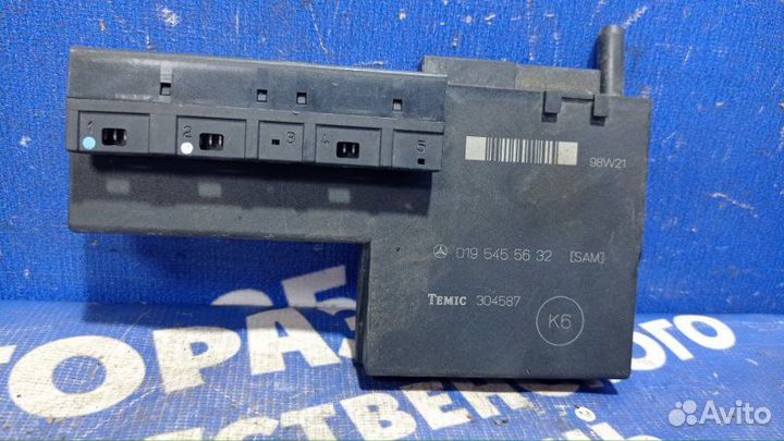 Блок предохранителей салона Mercedes-Benz W210